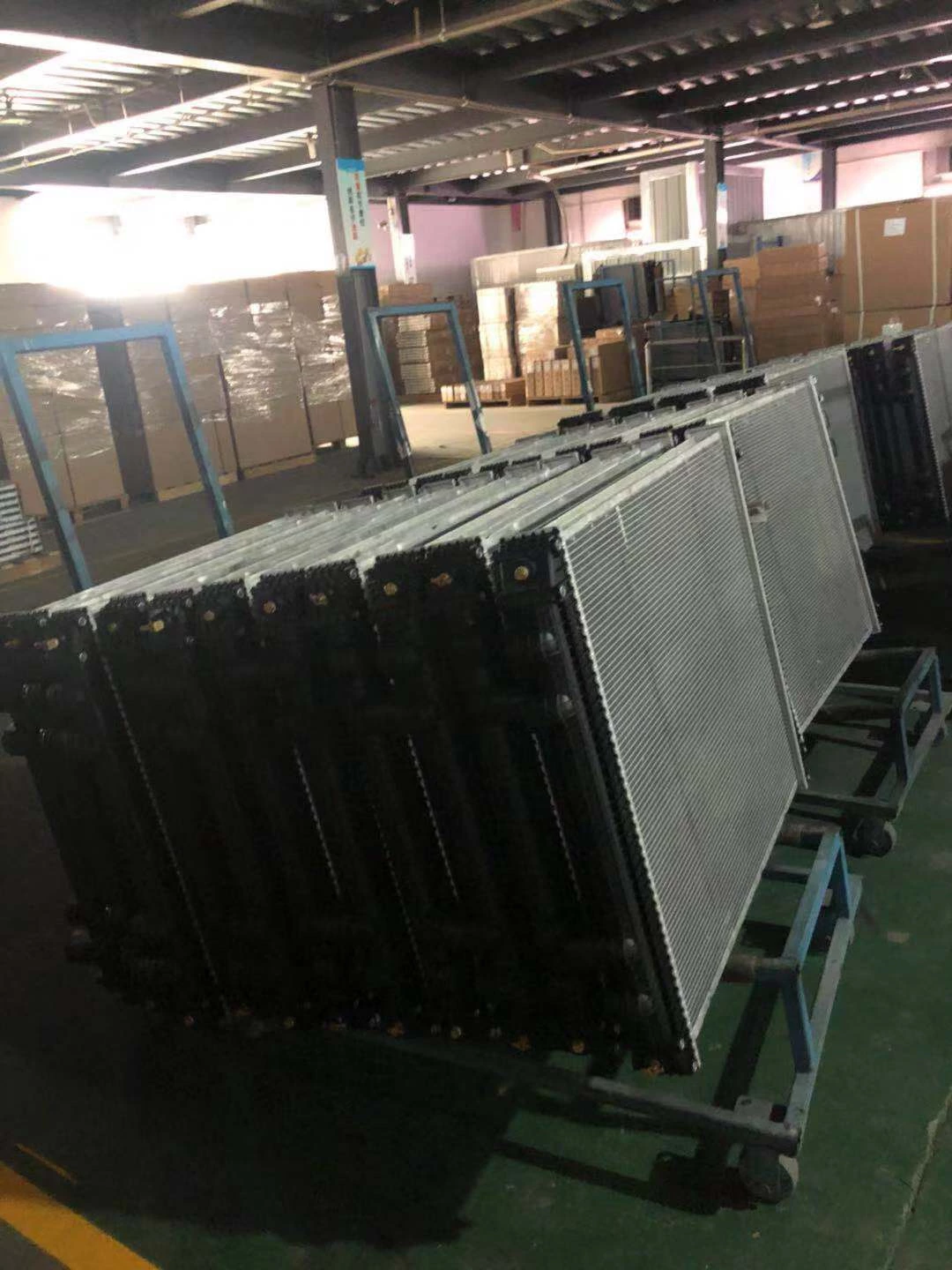 SINOTRUK HOWO محرك تبريد مشعاع WG9725530120 / 1 مشعاع ألومنيوم