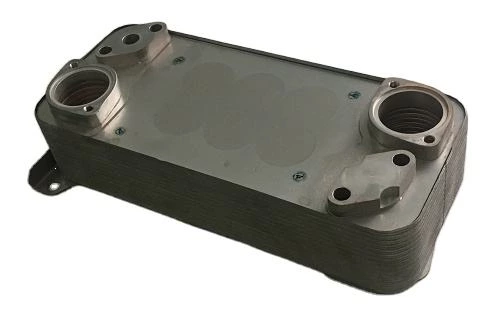 مبرد زيت الشاحنة الثقيلة الأساسية 1368736 أجزاء المحرك التلقائي المبرد المبرد 1368736 1362222 1350909 1368735 1300004 DAF NRF 31197 OIL COOLER