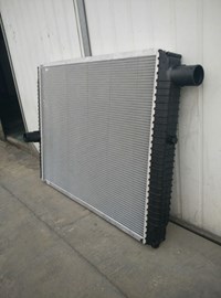 International Heavy Duty Truck Radiator 2001-3527